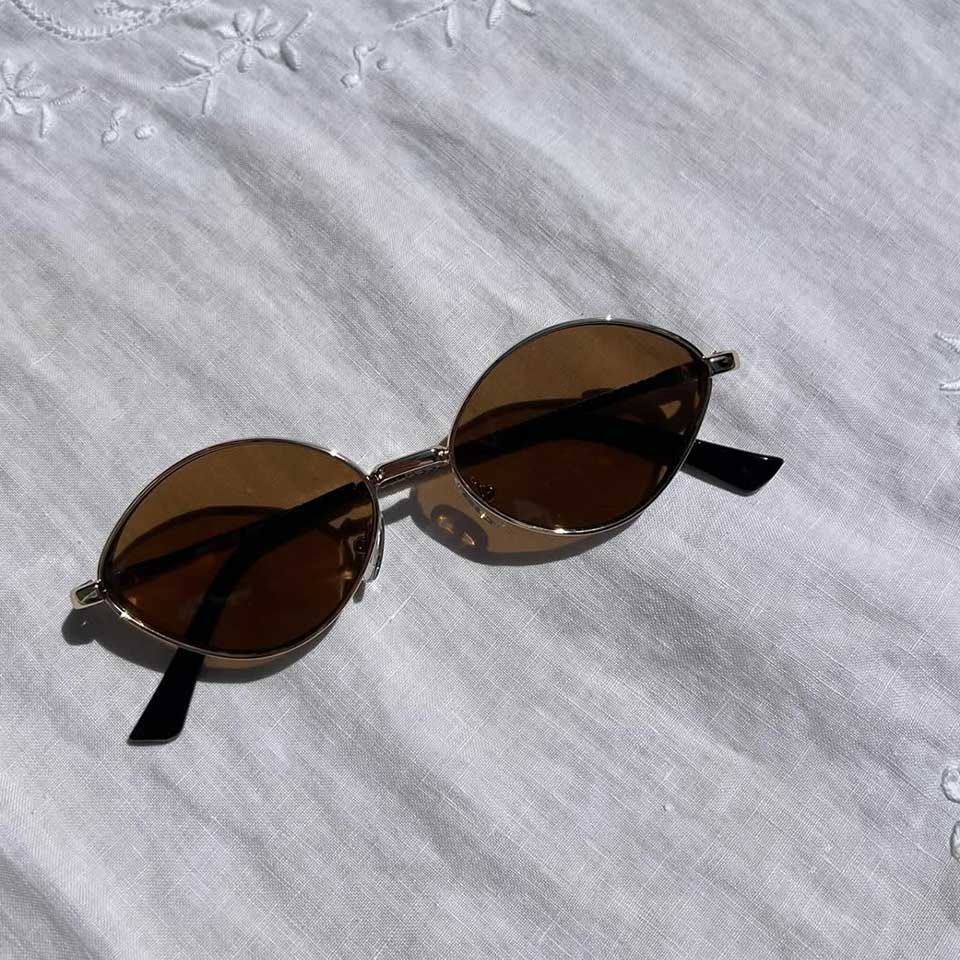 The Vintage Oval Wire Sunglasses